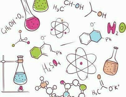 Zdjęcie do Klasa 7 podczas swoich pierwszych doświadczeń chemicznych.