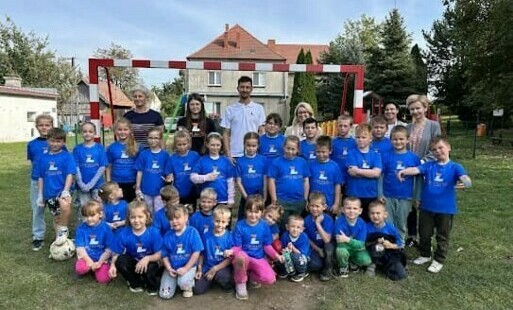 Zdjęcie do Odwiedziny absolwenta - Pan Mateusz Lewalski w Naszej Szkole!