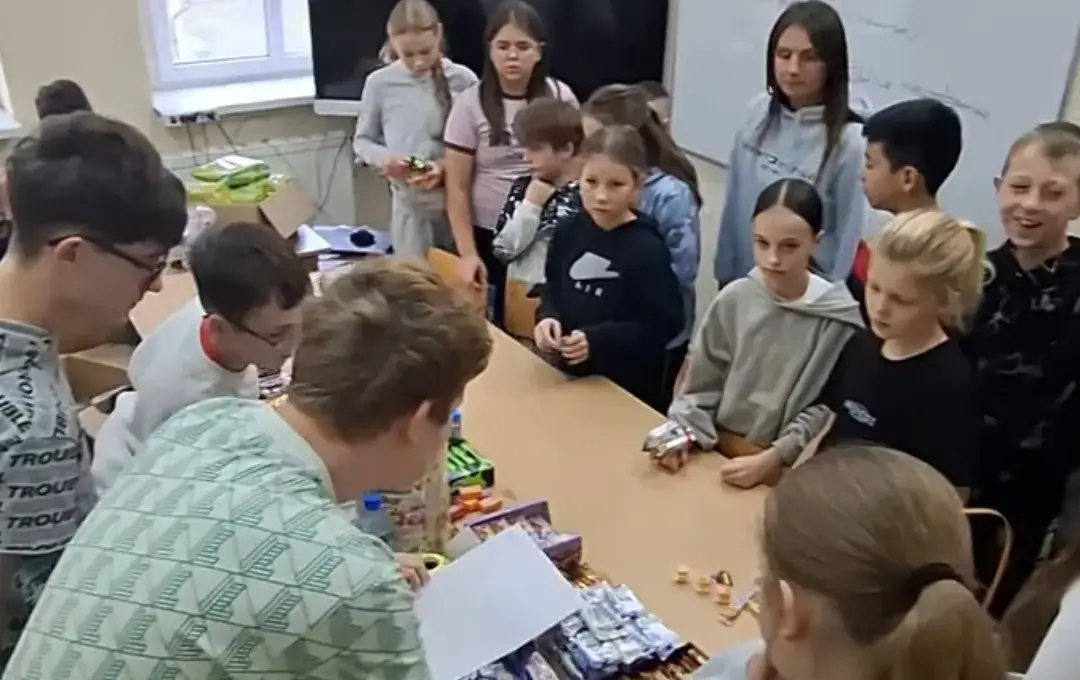 Zdjęcie do Kolejne otwarcie szkolnego sklepiku 