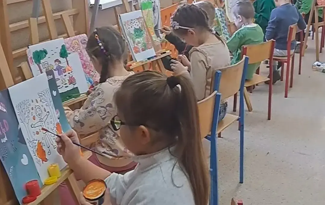 Zdjęcie do Zajęcia z malarstwa w klasie I i II