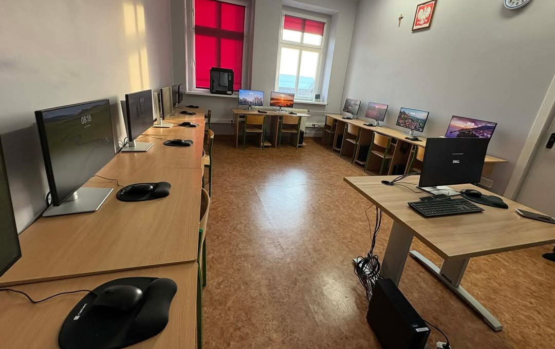 Zdjęcie do Od myszki do sukcesu - wyr&oacute;wnujemy szanse edukacyjne 