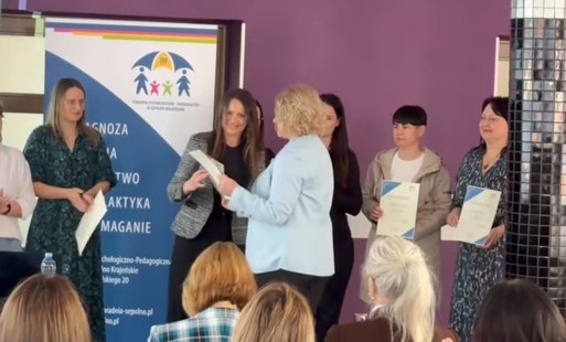 Zdjęcie do M&Oacute;ZG, UCZEŃ, ALGORYTM: NEURODYDAKTYKA I SKUTECZNE NAUCZANIE W ERZE SZTUCZNEJ INTELIGENCJI&rdquo;