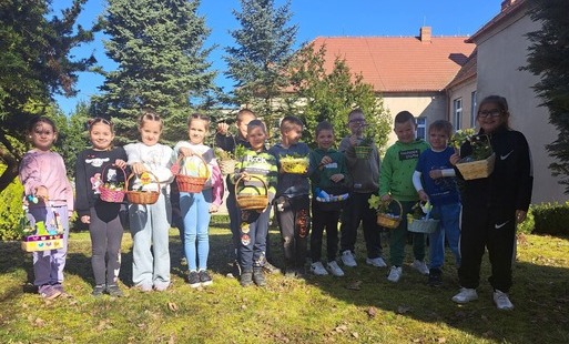 Zdjęcie do Na lekcjach plastyki w klasach młodszych 